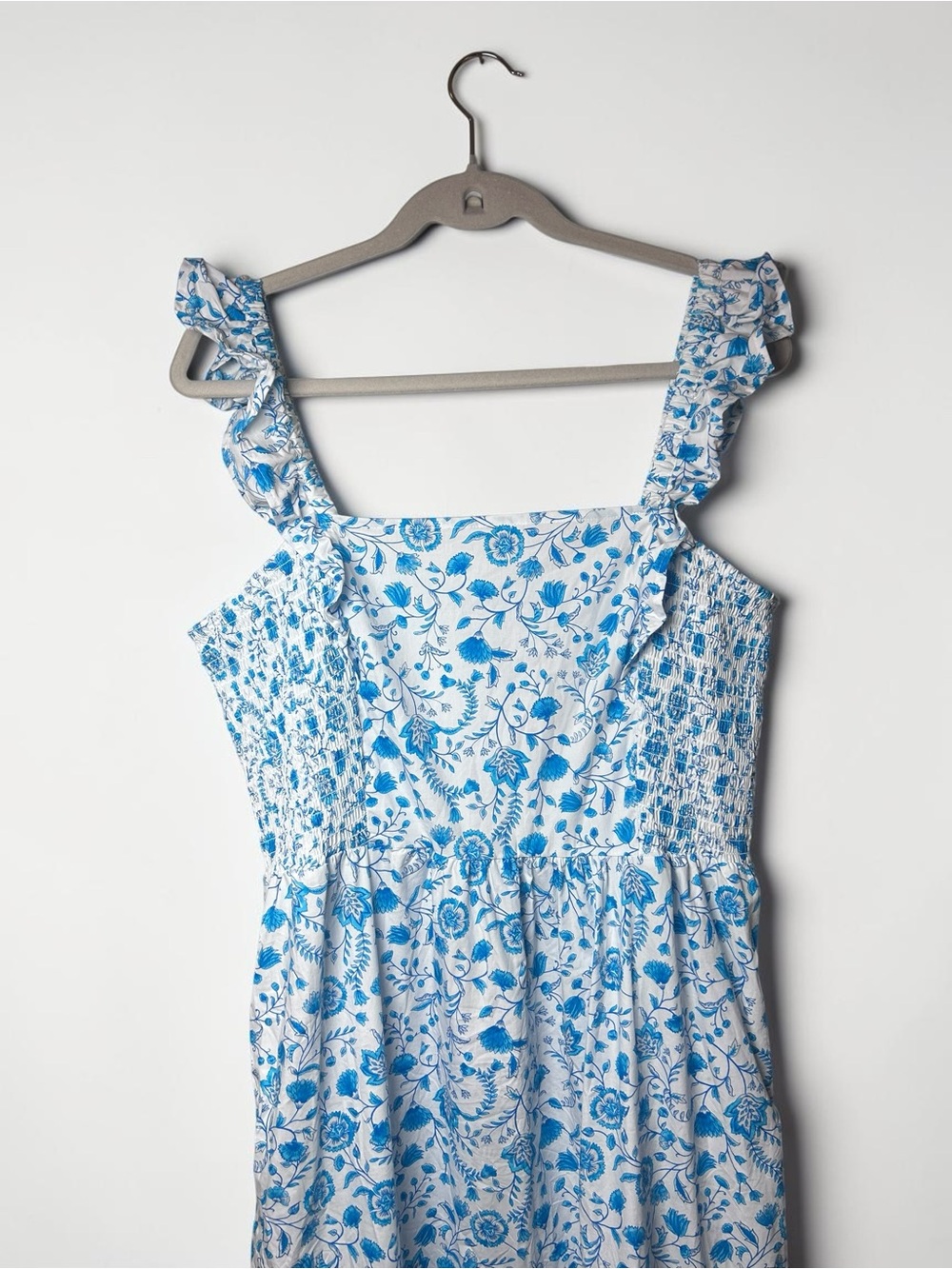 Draper James Blue Floral Cotton Maxi Dress Size L Smocked Bust Pockets Coastal - Picture 3 of 12
